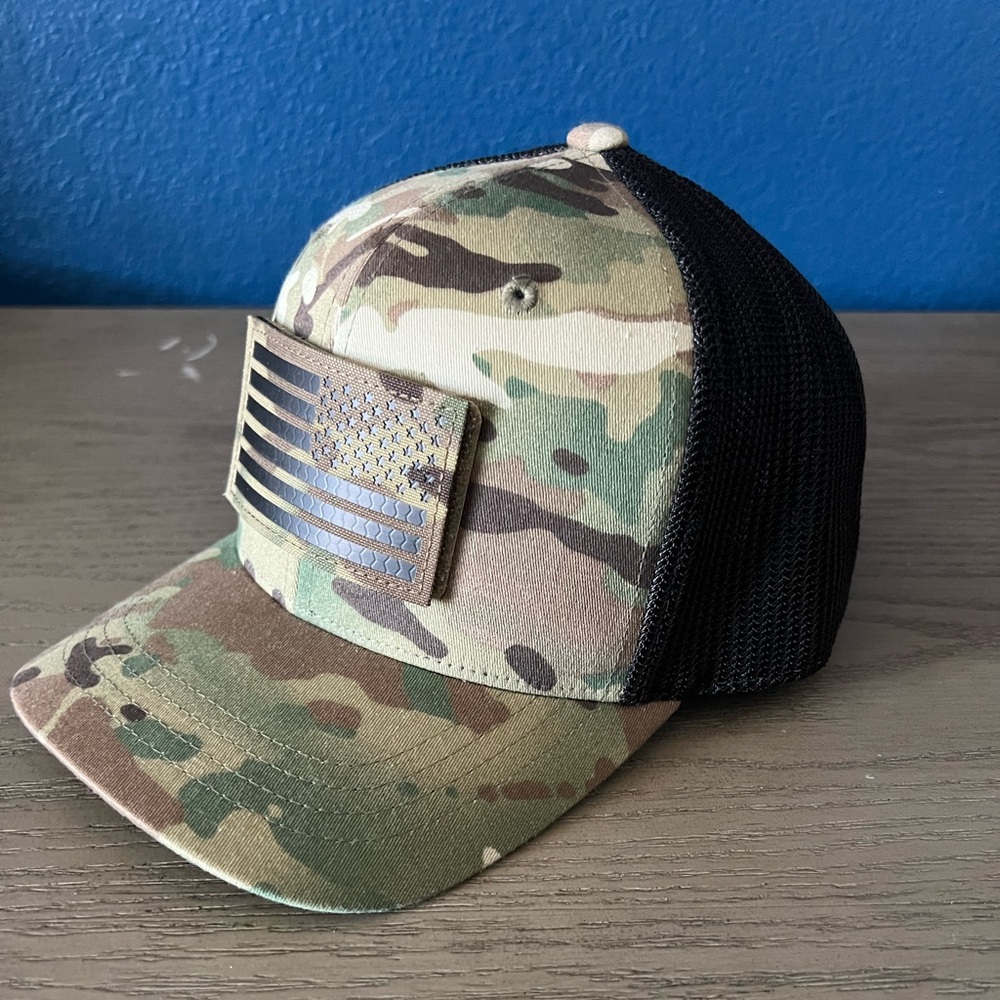Oakley SI Multicam 110 Snapback Cap (With American Reflective Flag Patch)